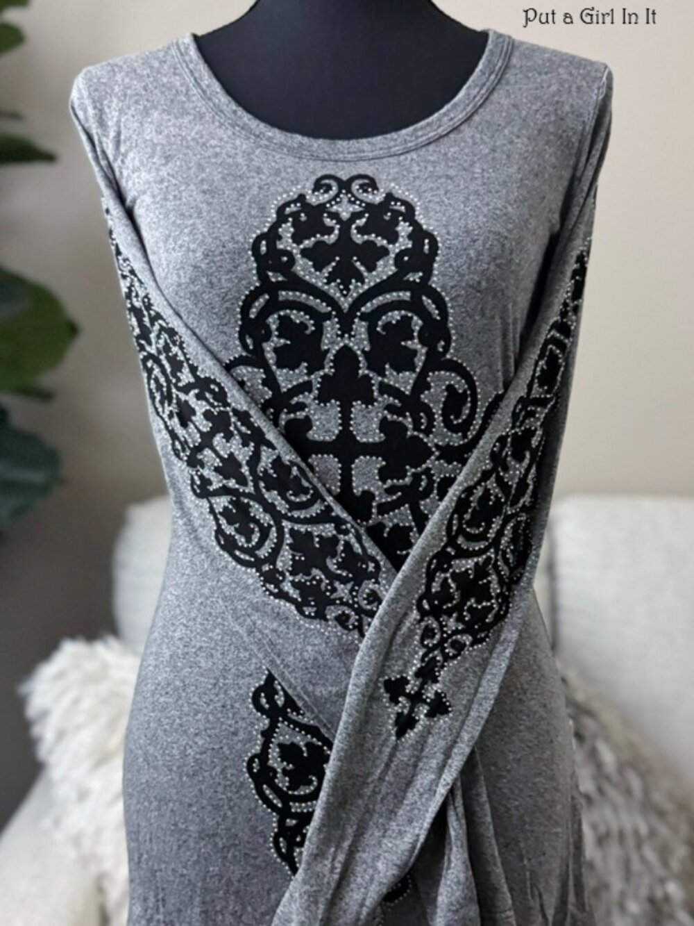 New USA Vocal Apparel Women's Crystal Embellished Gray Black Cross T Shirt S M